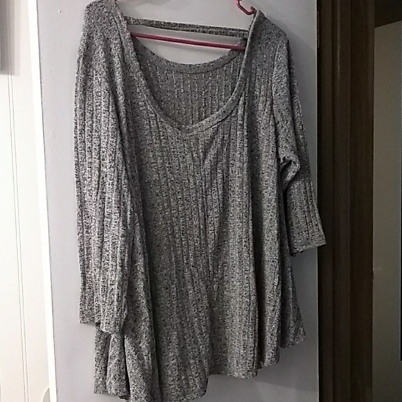 Grey and black sweater - Picture 2 of 3